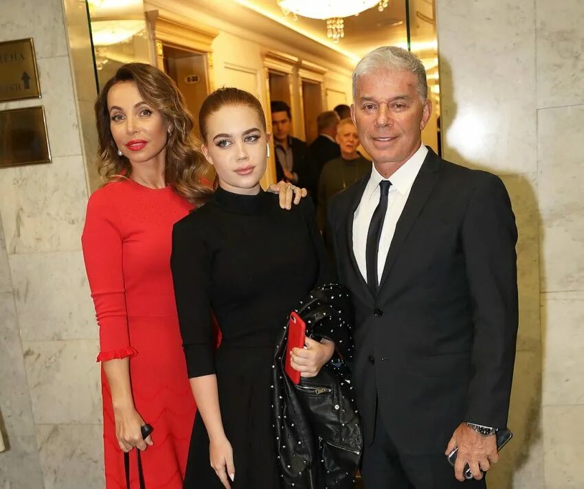 марианна газманова. олег газманов и марианна газманова. сколько лет дочери олега газманова. дочь газманова марианна. олег газманов с дочкой.