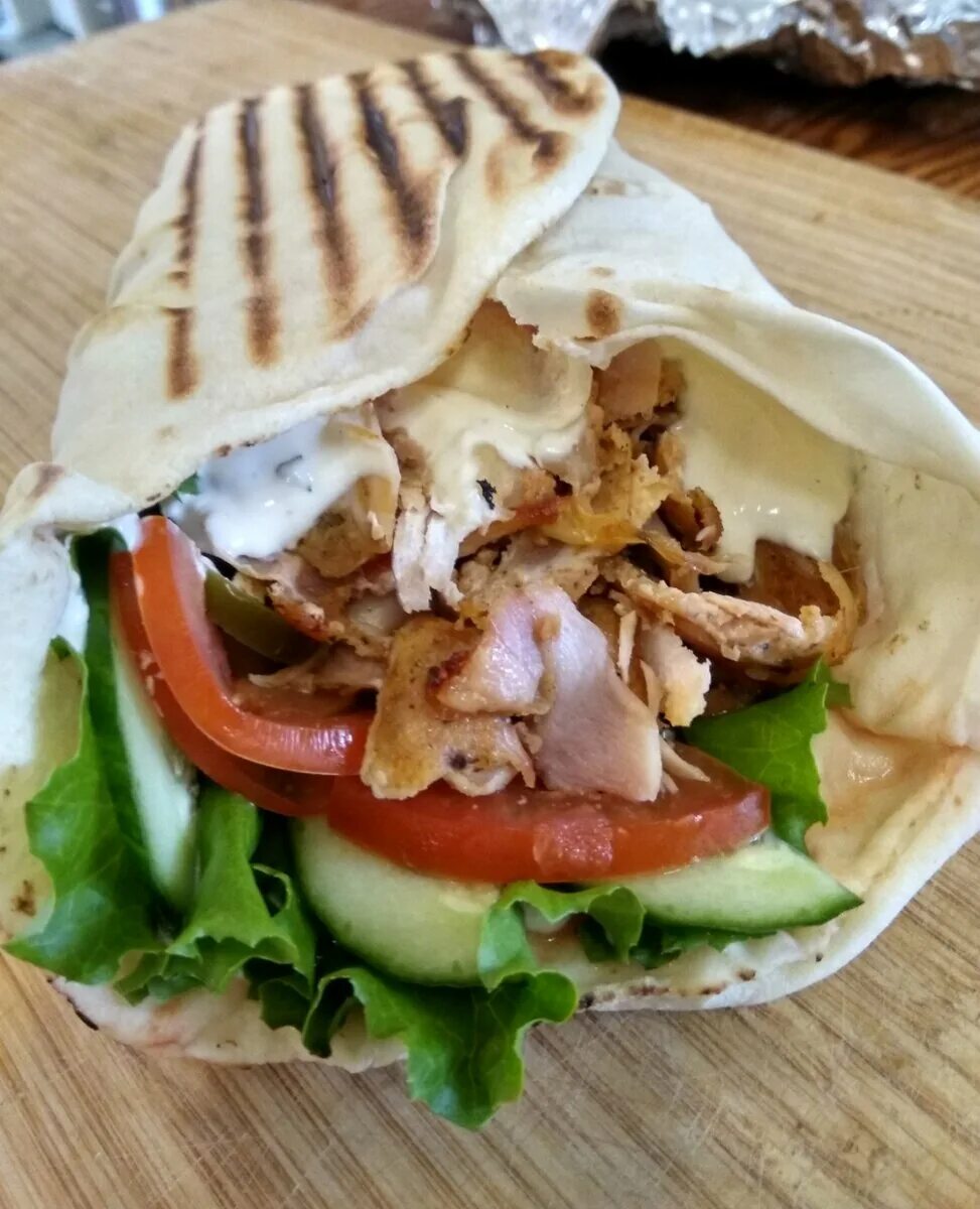 Шаверма в разрезе. Сити центр анжеро-судженск шаурма. Шаурма. Листовка шаурма. Шаурма фото.