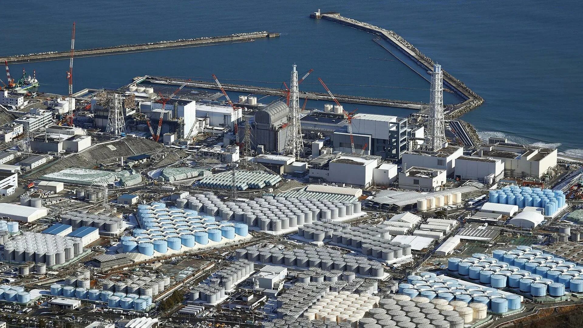 High-resolution photos of Fukushima Daiichi Fukushima, Nuclear plant, Nuclear po