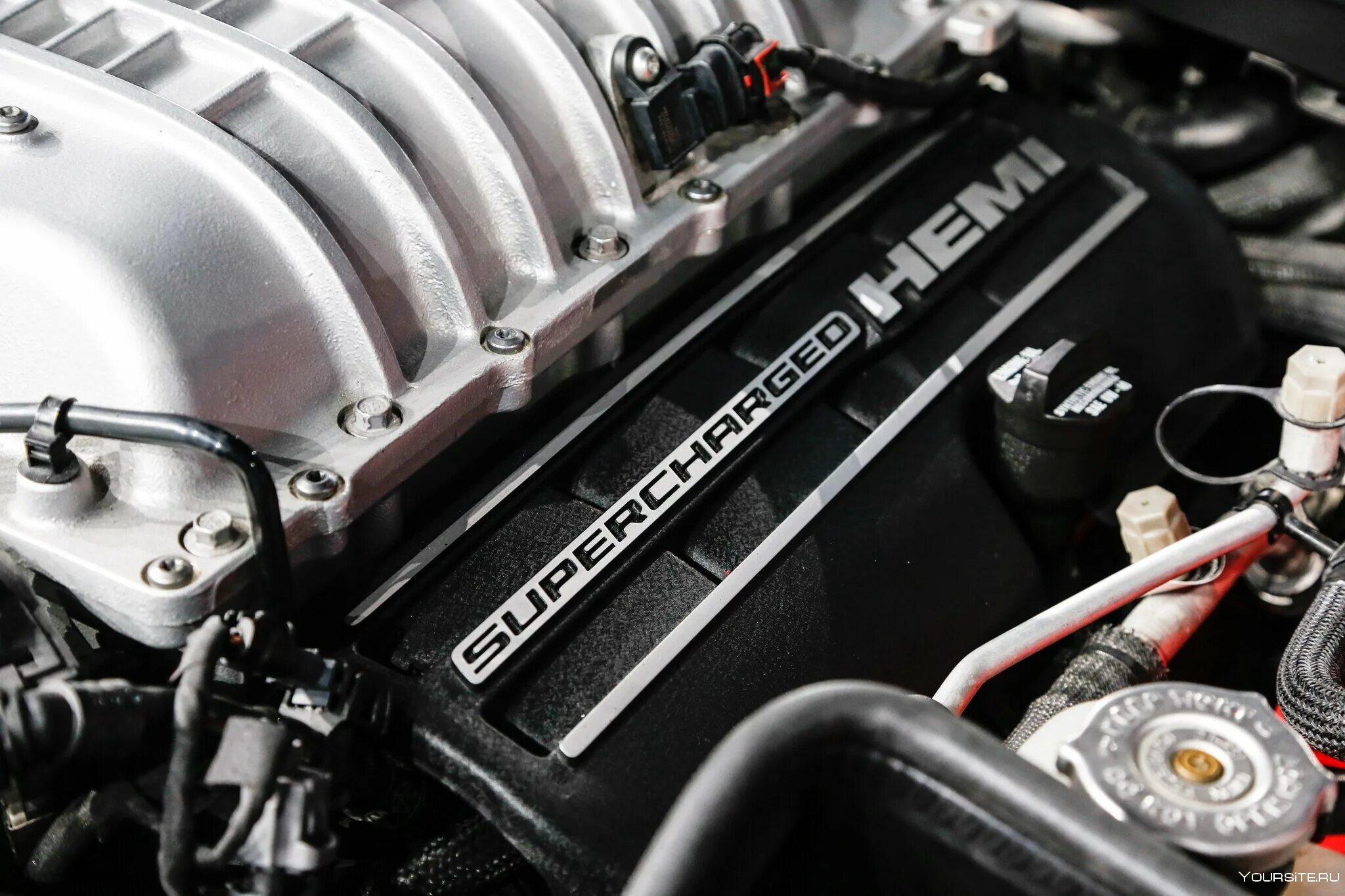 Додж челленджер двигатель. Додж Челленджер 3.6 мотор. Додж Челленджер СРТ демон двигатель. Двигатель Додж Челленджер 3.6. Dodge Challenger мотор 6.2.
