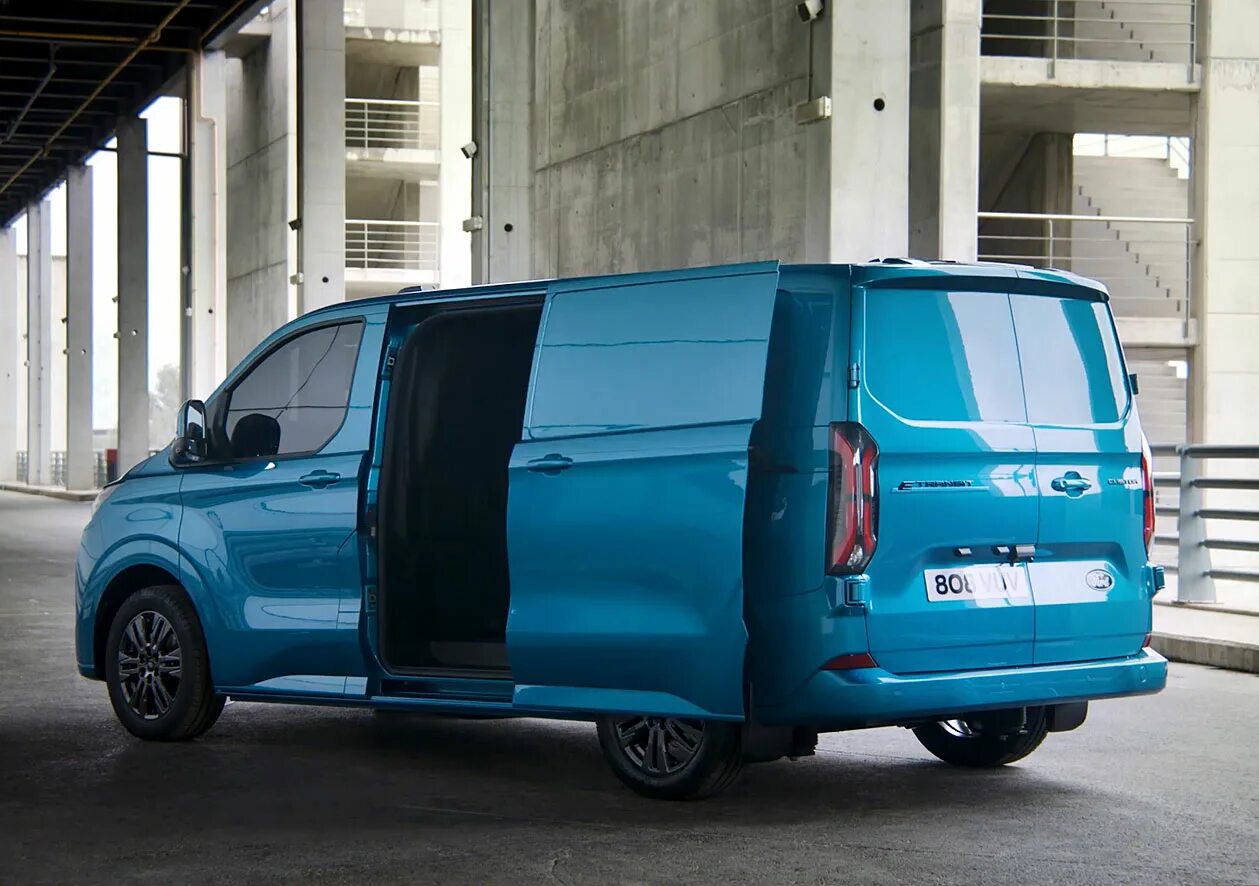 Транзит сейчас. Ford Transit 2023. Ford Transit Custom 2023. Ford e-Transit Custom. Ford Custom 2023.