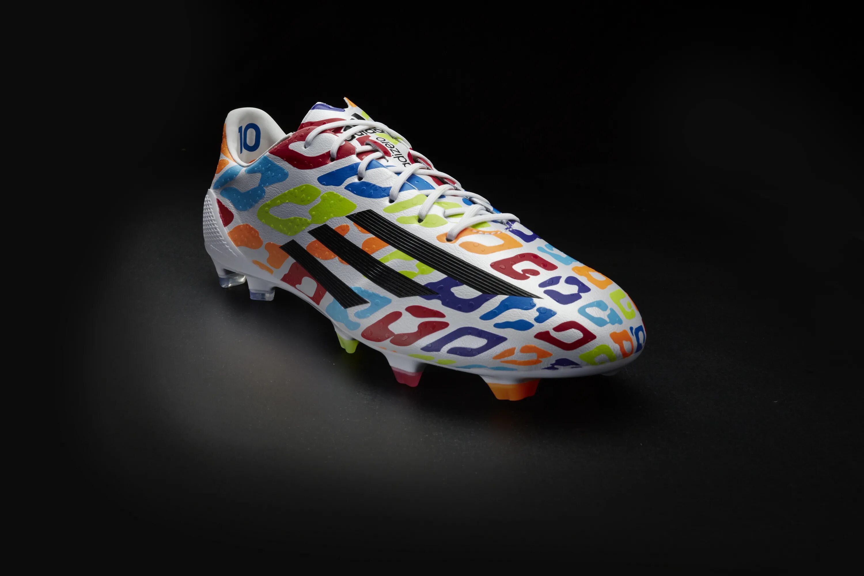 Бутсы месси. Adidas f50 Messi. Adidas f50 Adizero Messi Gold. Бутсы Лионеля Месси 2023. Бутсы Лионеля Месси.