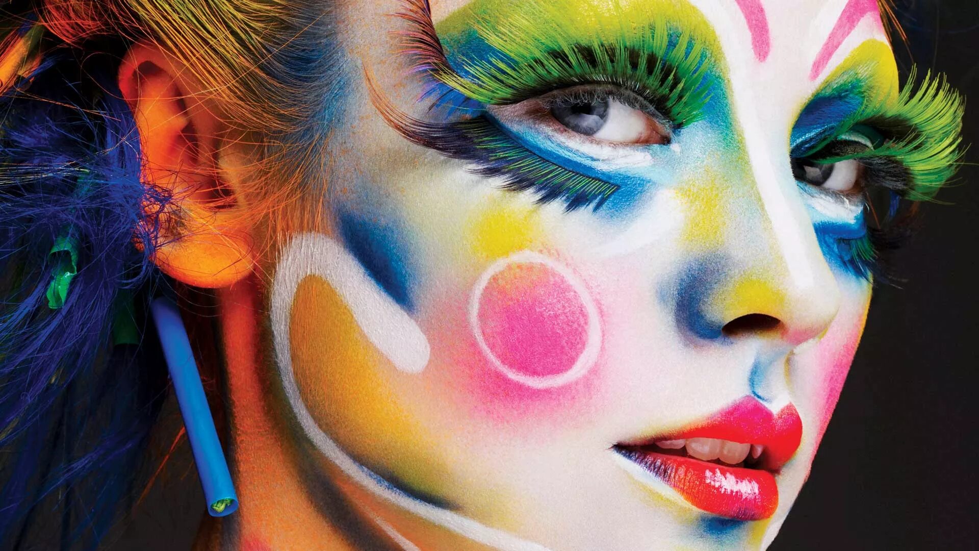 Alex box. Красивые покрашенные лица. Alex box визажист. Алекс бокс визажист фото. Фейс арт искусстве 20 века.