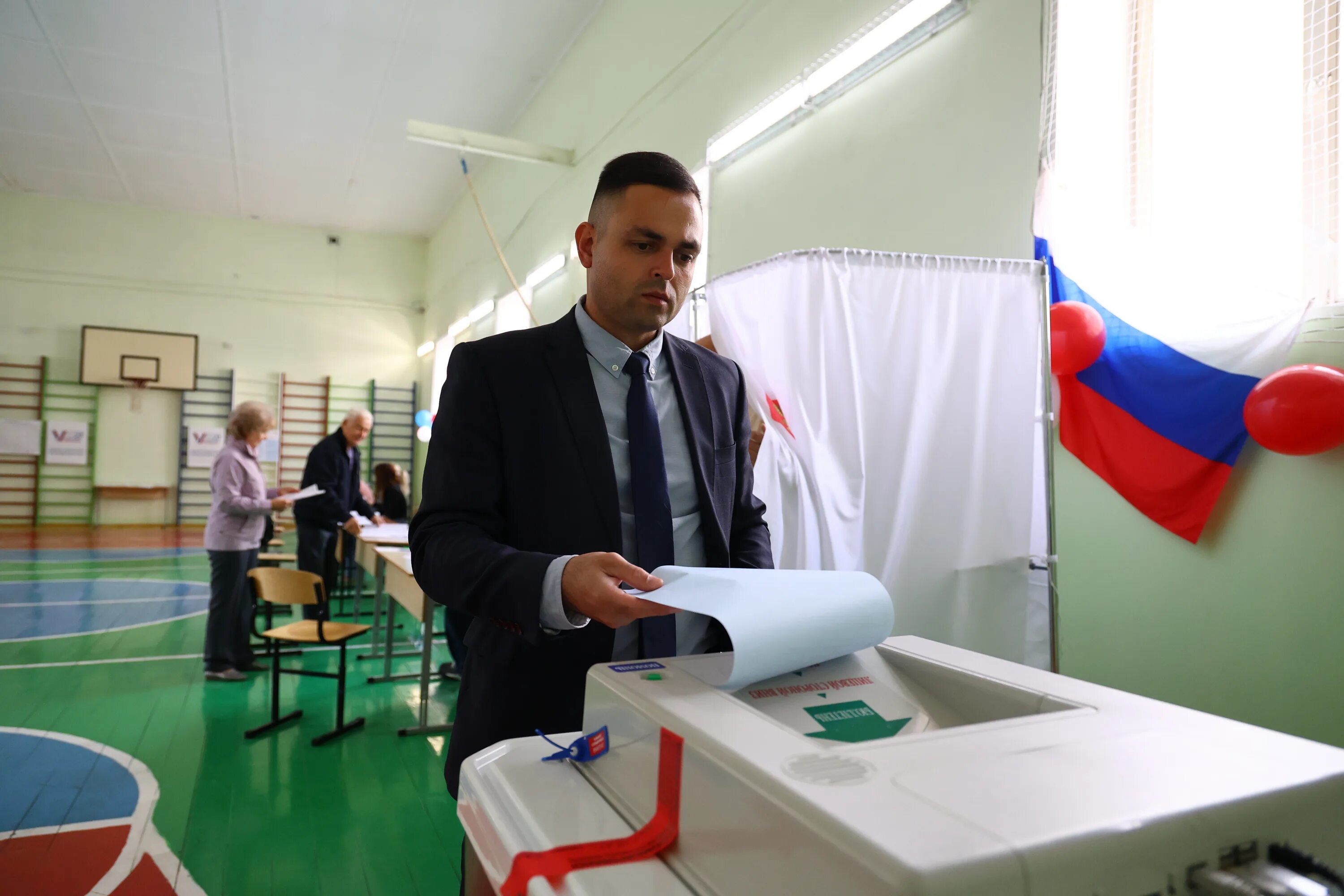 Явка на выборах 2024 в красноярском крае. Выборы губернатора фото. Ящик для голосования на выборах 2024. Выборы красноярский край. Выборы в хабаровске.