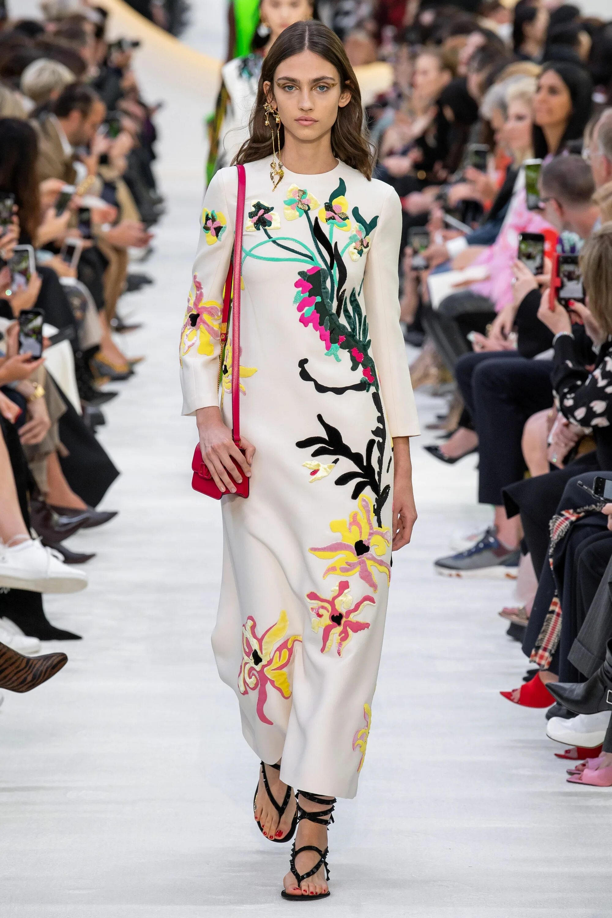 Тенденции весны платья. Valentino Spring 2020.