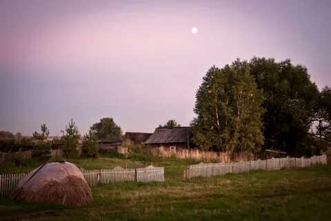 В селе околица а в городе 7