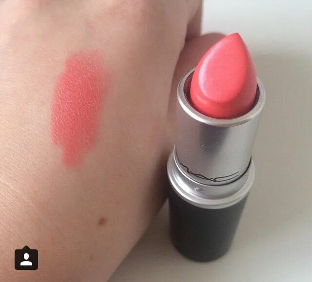 Mac's coral clackamas. Губная помада mac strip down matte lipstick act natural. Clinique beige pop. Mac помада coral. Коралловая помада mac.