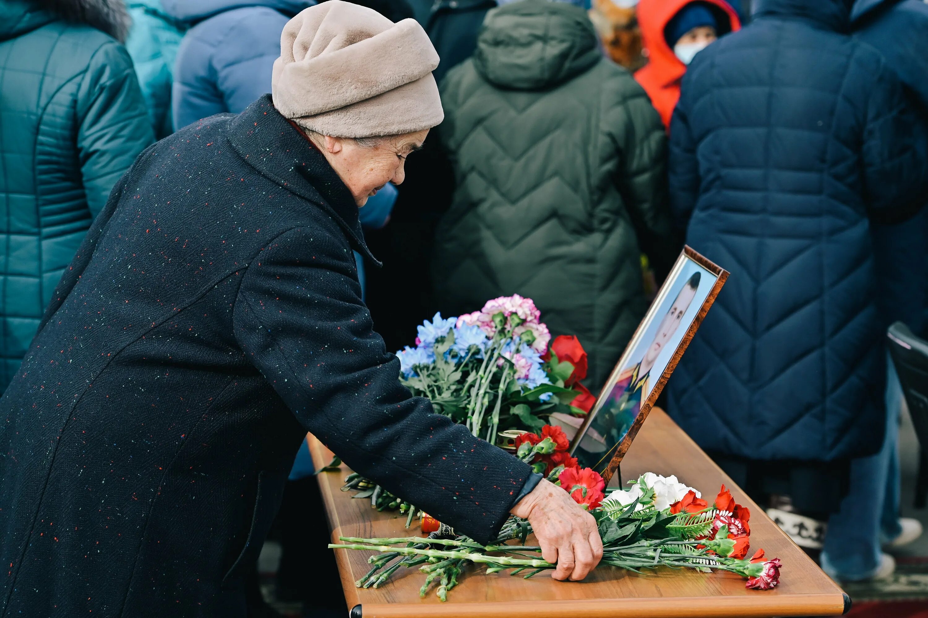 Когда похороны жертв в крокусе. Похороны военнослужащего погибшего на Украине. Похороны в Бурятии погибших на Украине. Прощание с погибшими на Украине 2022 военными. Похороны погибших на Украине 2022.