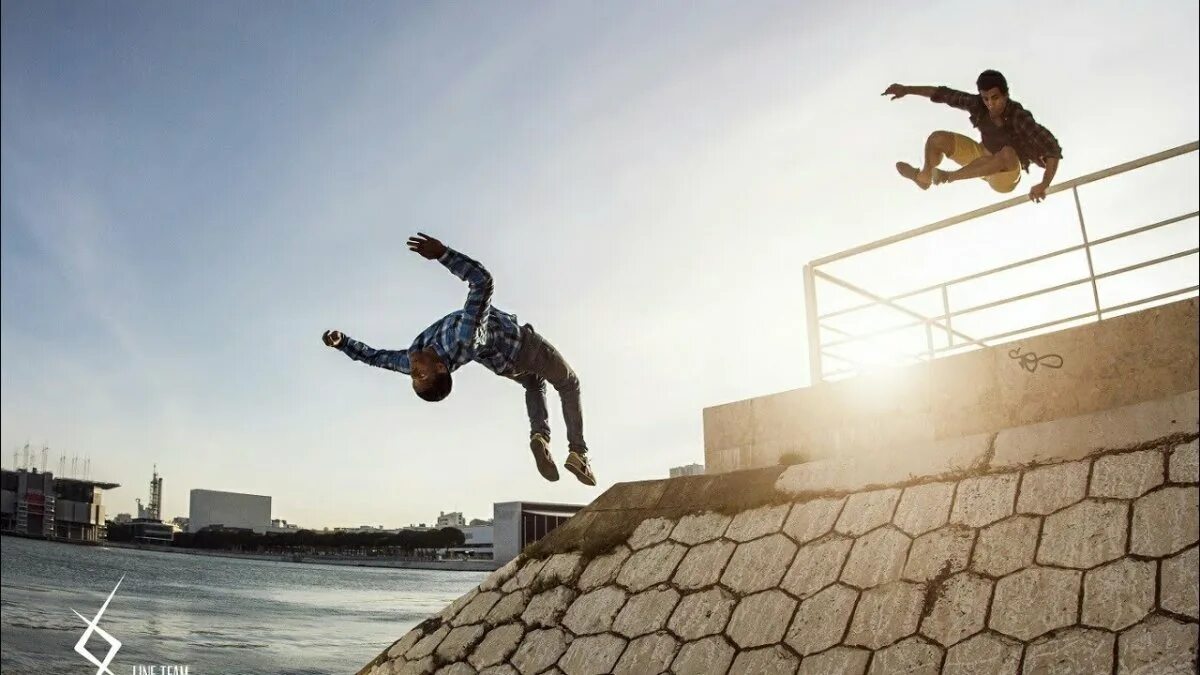 Паркурист франции. Паркур. Паркур android. Паркур на крыше. Паркур джамп.