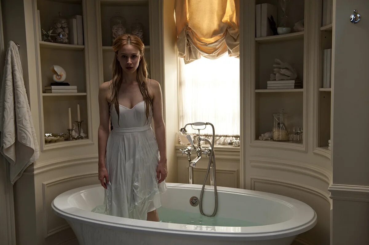 Bénéteau first 38 s5. Ruiner 2017 главный герой. Ruiner ангелы. Sail racing shore jacket. Bmw r18 first edition.