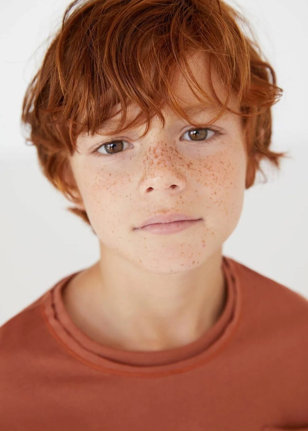 Brown hair and freckles. Оливер Шугер. Рыжий мальчик. Мальчик с рыжими волосами. Рыжий мальчик с веснушками.