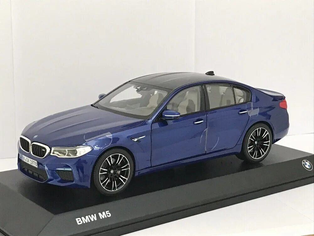 Машинка м5. BMW m5 f90 Norev. BMW m5 f90 1/18. Модель BMW m5 f90. BMW m5 f90 модель 1 18.