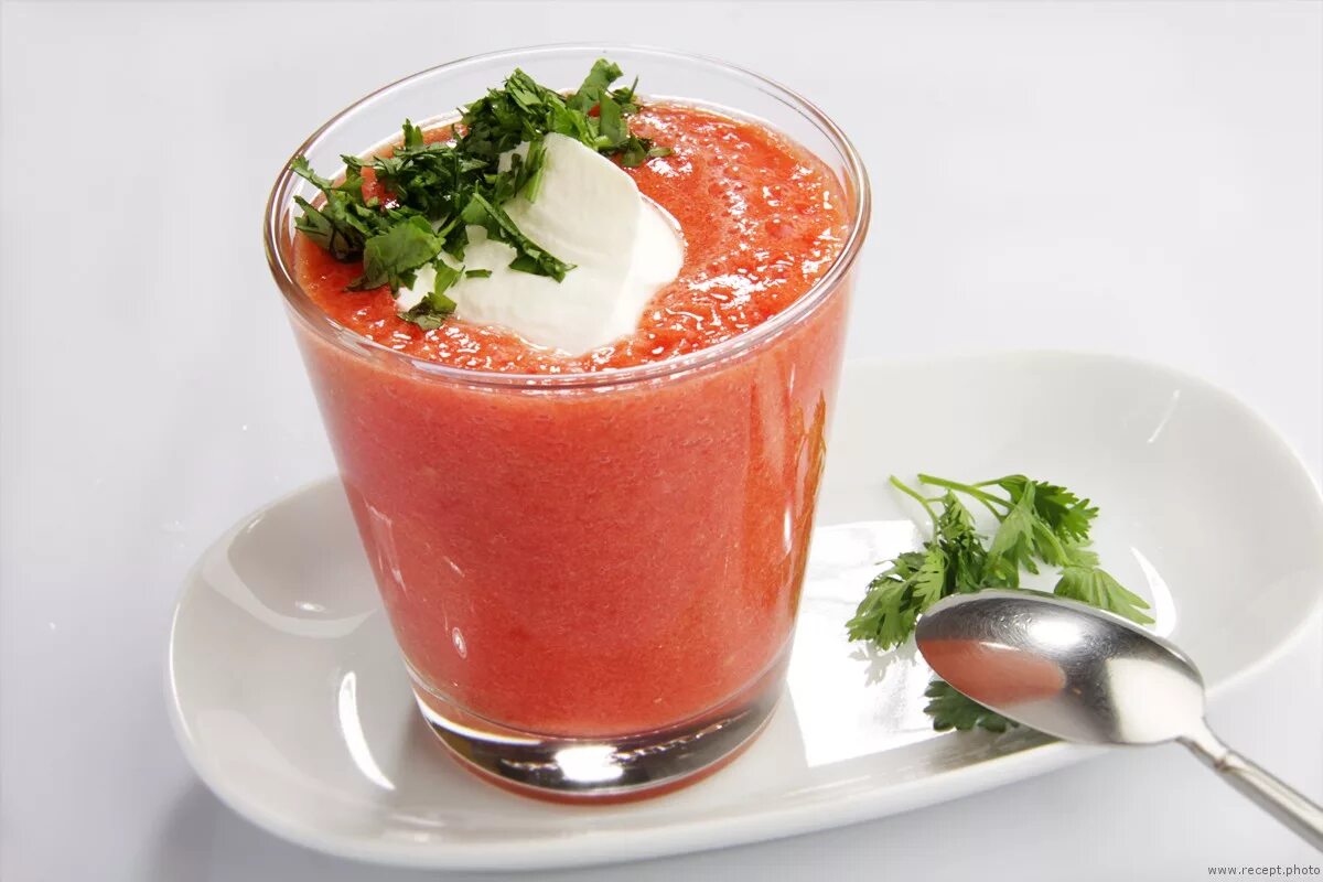 томатный сок sandora. коктейль кровавая мэри безалкогольный. томатный сок с базиликом. томатный сок соль перец. сок добрый.