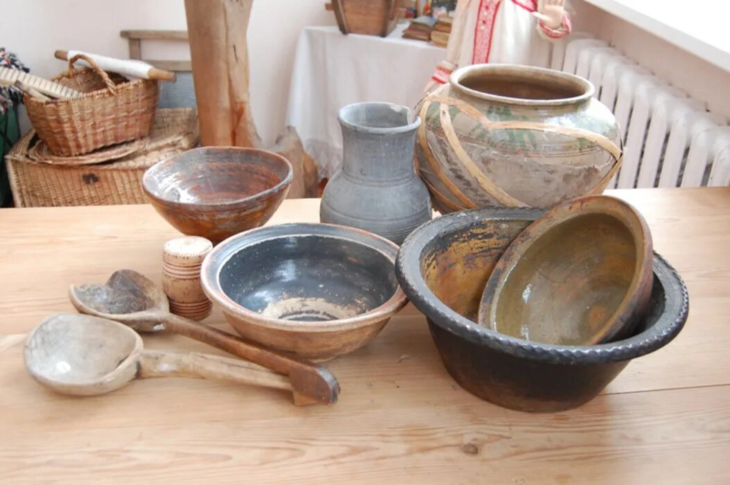 Обиход нашел. Старинные предметы кухонной утвари. Булгарская древняя керамика. Старинная посуда. Старинные вещи.