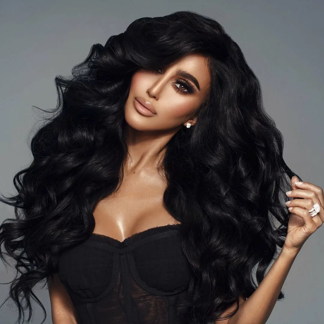 Локоны на длинные чёрные волосы причёска. Укладка на длинные черные волосы. Крупные локоны на длинные черные волосы. Локоны на длинные. Кудри на черные волосы.