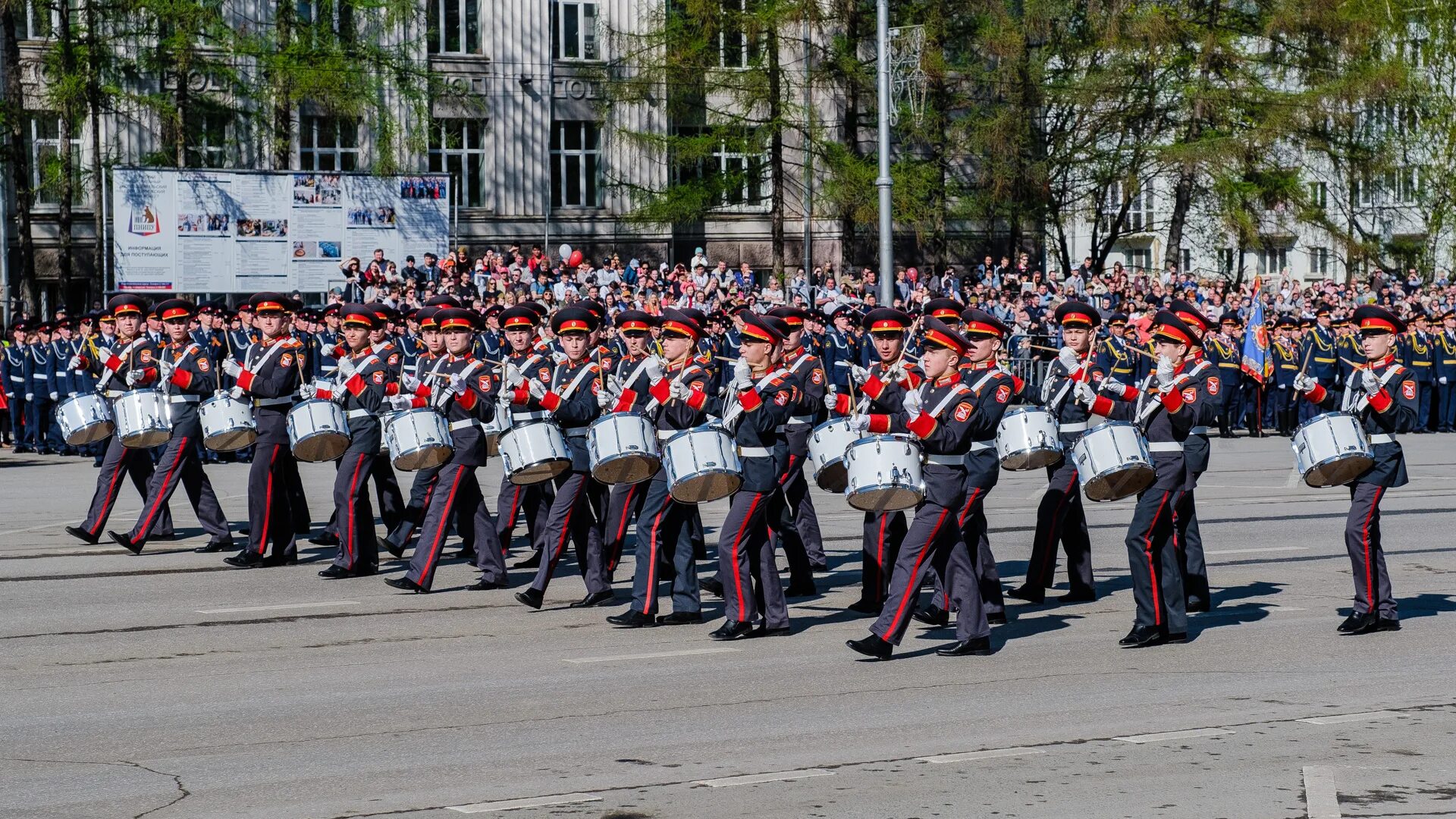 Парад Победы Пермь. Пермь парад 9 мая 2020. Парад на день Победы в Перми. Парад Победы Пермь 2010 год. 19 мая пермь