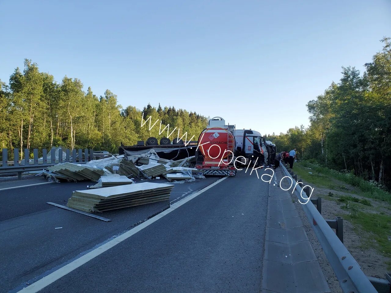 ДТП С фурой на Ярославском шоссе. ДТП на Ярославском шоссе сейчас. Авария на Ярославском шоссе сегодня фура. Авария на ярославском шоссе сегодня утром