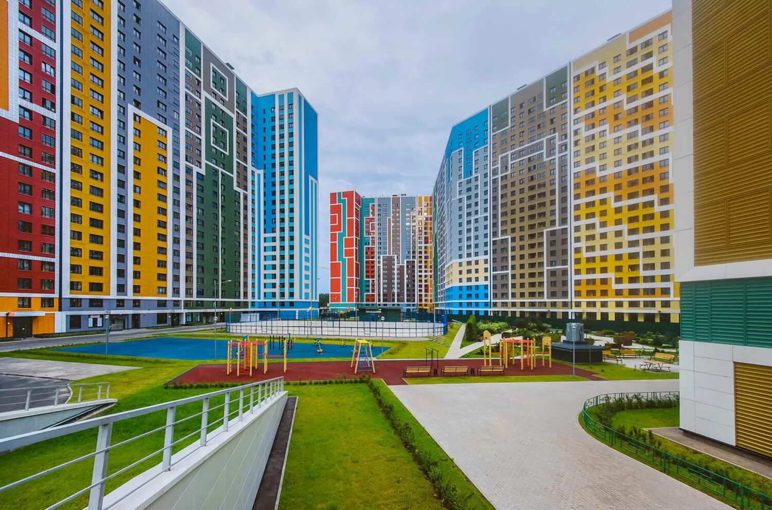 Жк эталон бутово. Жк эталон сити бутово. Эталон сити старокрымская 17. Эталон сити дети мигрантов. Старокрымская 13.