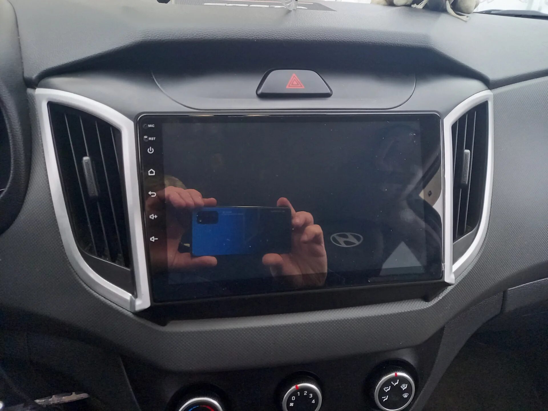 Магнитола для hyundai creta 10 дюймов. Teyes cc2l 2/32 hyundai solaris. Creta магнитола teyes. Teyes cc3 hyundai ix35. Установка андроид магнитолы крета 2019.
