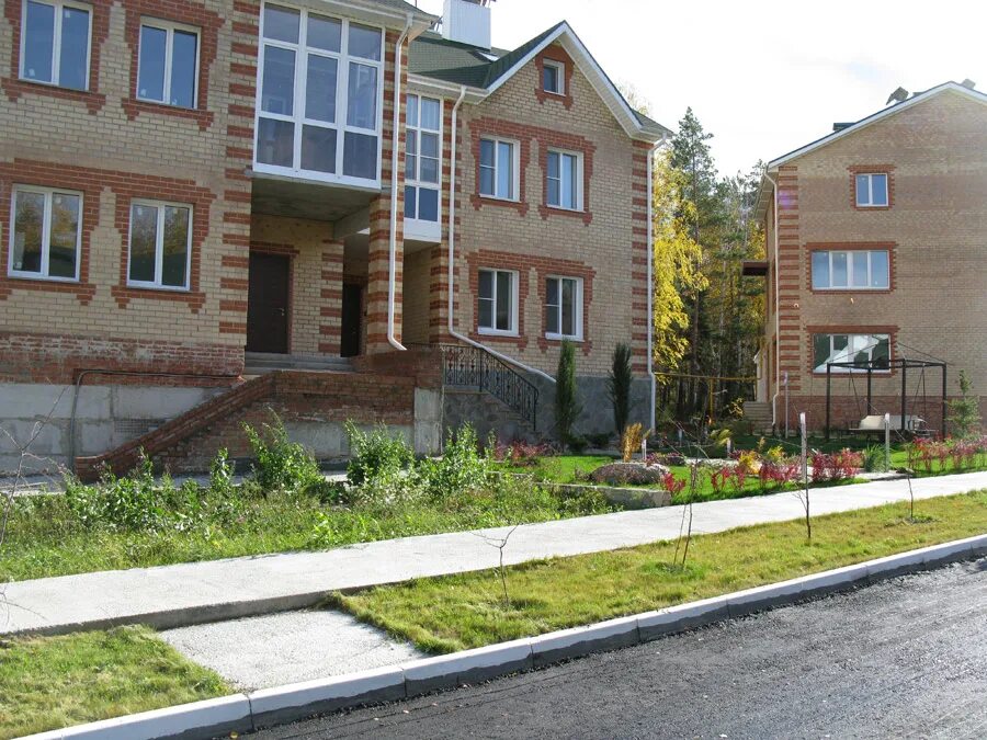 Вешки лиственная. Фряново ул поварова дом 57. Красная пойма московская область. Жк горчаково парк. Марьино град 4 корпус.