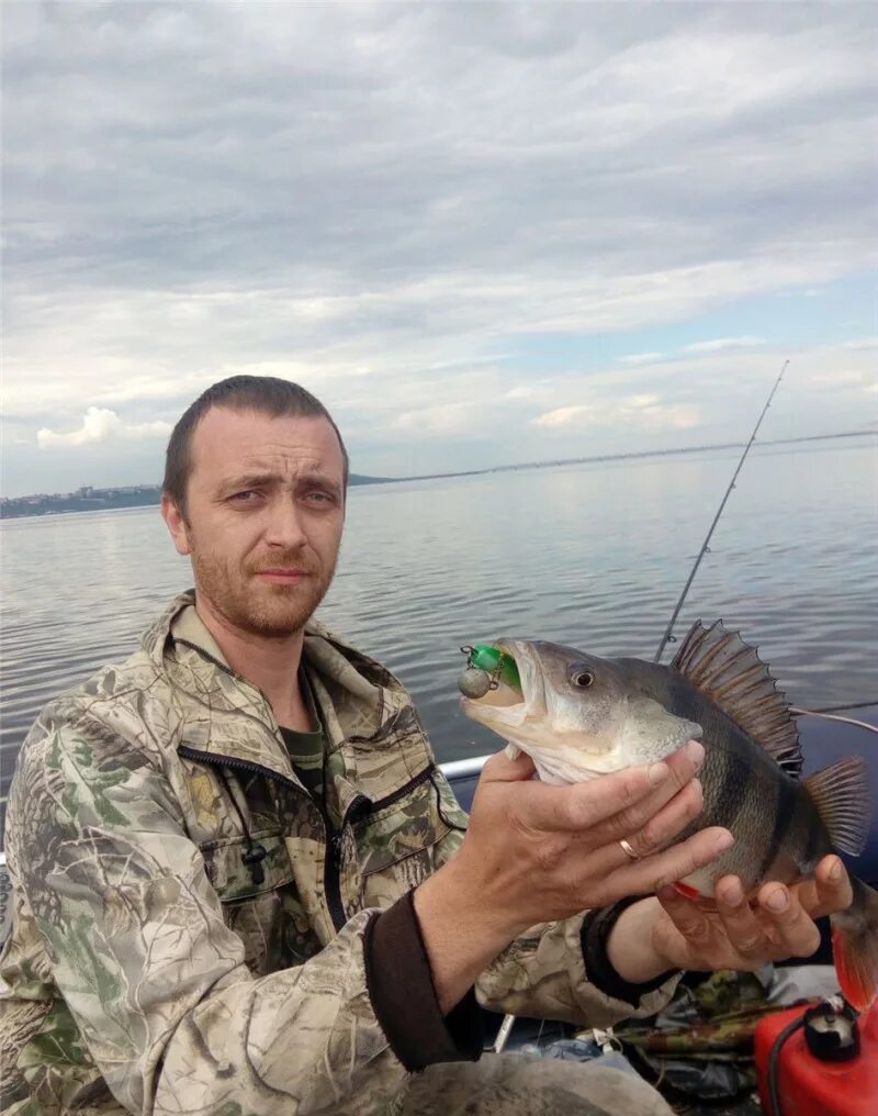 Рыбалка на волге в ульяновске. Рыбалка в Ульяновске. Рыбацкий Ульяновск. Рыбалка 73 Ульяновск. Рыболовство Ульяновск.