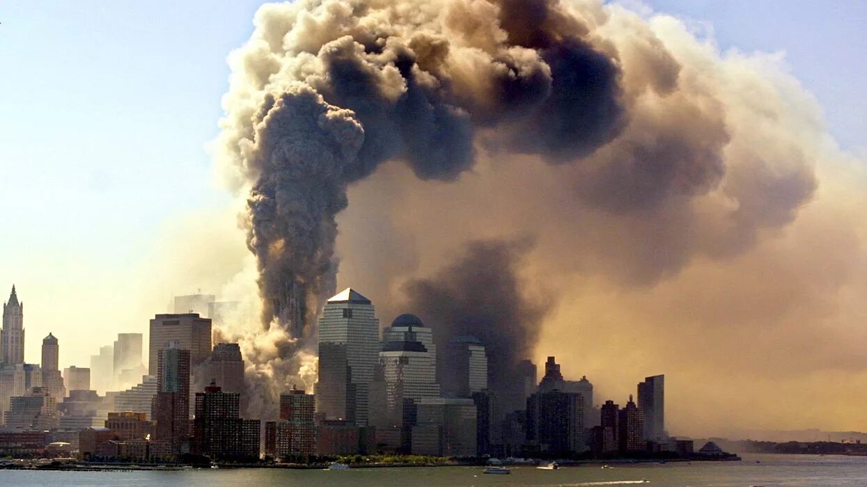 Башни-Близнецы 11 сентября 2001. Теракт 11 сентября 2001 года башни Близнецы. Нью Йорк 9 11. Сша 2001 года террористическая атака 11 сентября