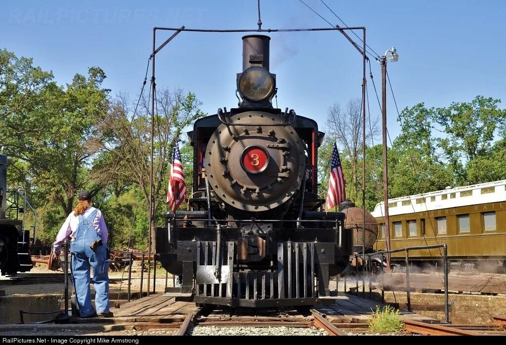 Поезда в реальной жизни. Sierra Railway № 3. Railtown 1897 State. Паровоз Sierra № 3 модель.