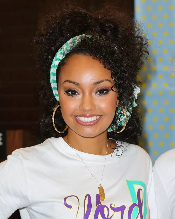 Кудряшка ли. Leigh-Anne Pinnock. Афро кудри. Афро кудри прически. Прически на короткие афро кудри.