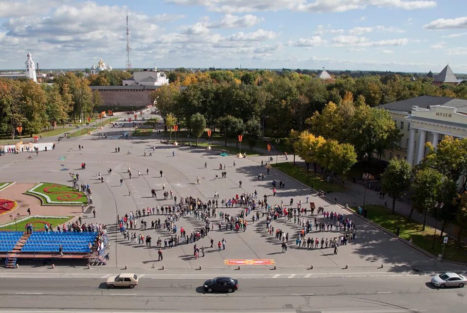 Великий пл. Софийская площадь Великий Новгород. Великий Новгород площадь Победы. Площадь Победы Софийская. Великий Новгород Центральная площадь.