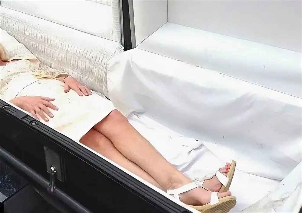 Во сне видеть себя в гробу живой. Похороны Жанны Фриске в гробу.