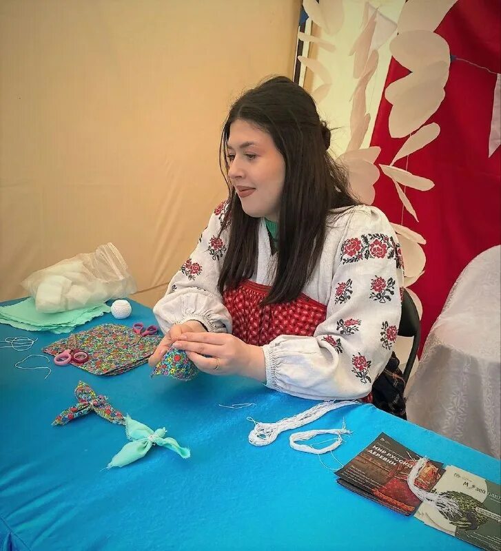 Серпухов ул центральная 146. Аптека апрель серпухов. Аптека апрель серпухов. День труда подмосковья. Серпухов центральная 146 аптека апрель.