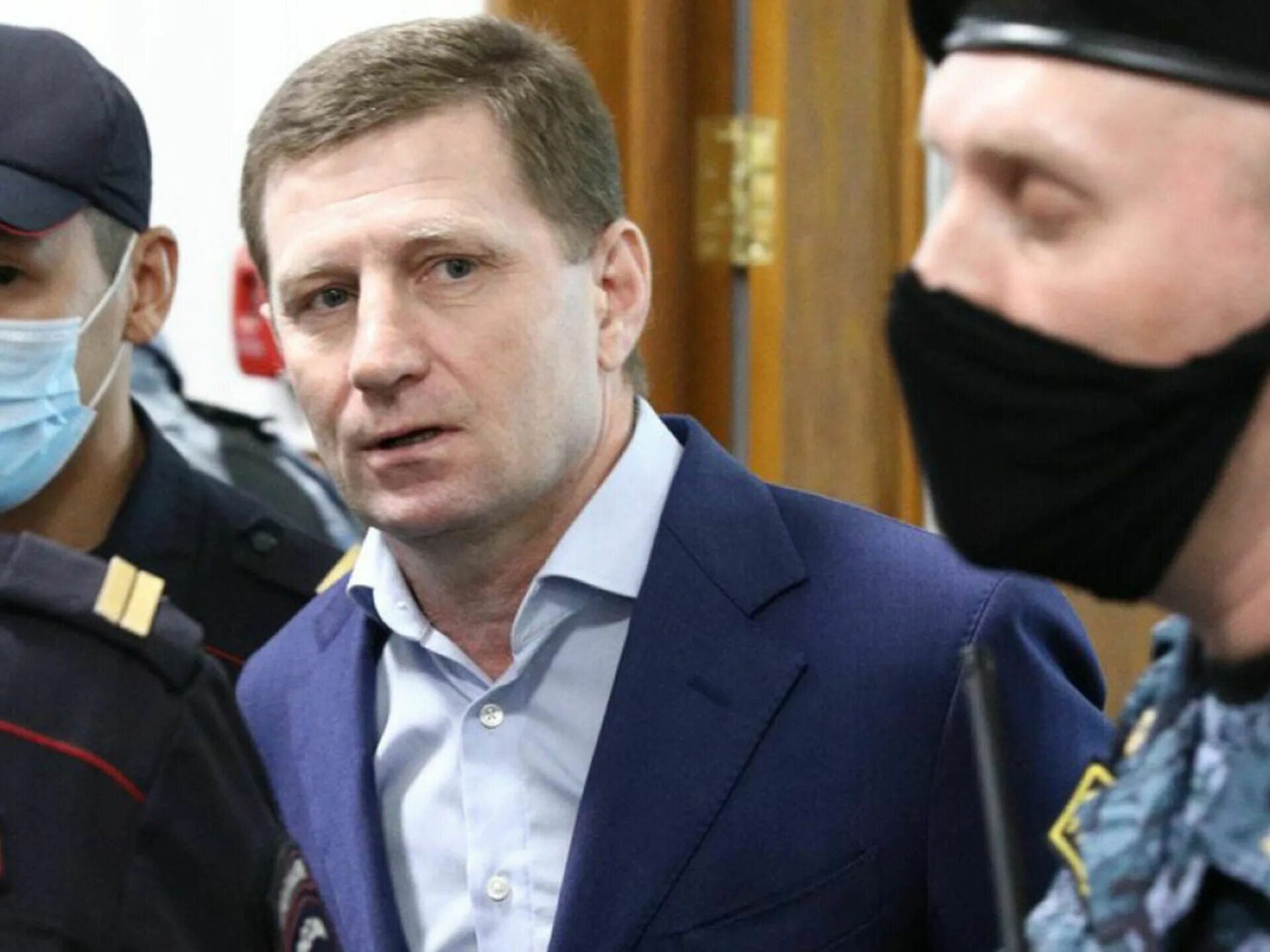 Где сейчас фургал губернатор хабаровского края. Экс губернатор хабаровского края сергей фургал. сергей фургал в суде. сергей фургал за решеткой. фургал в сизо.