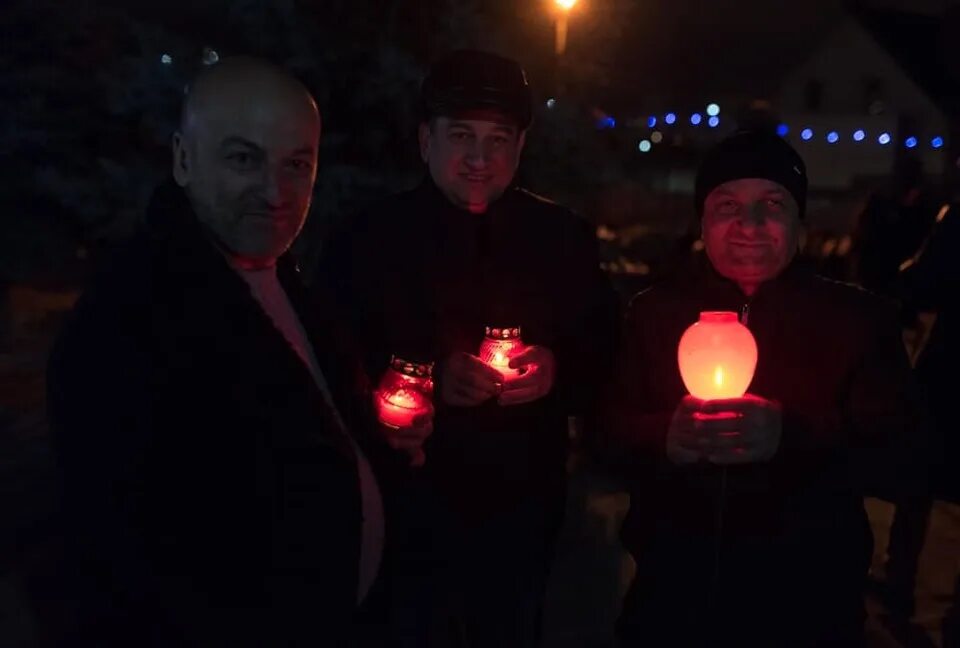 Когда армяне отмечают рождество христово. С рождеством армяне фото. армяне волгограда. армяне встречают рождество с фонариками. что армяне празднуют 15.04.2025.