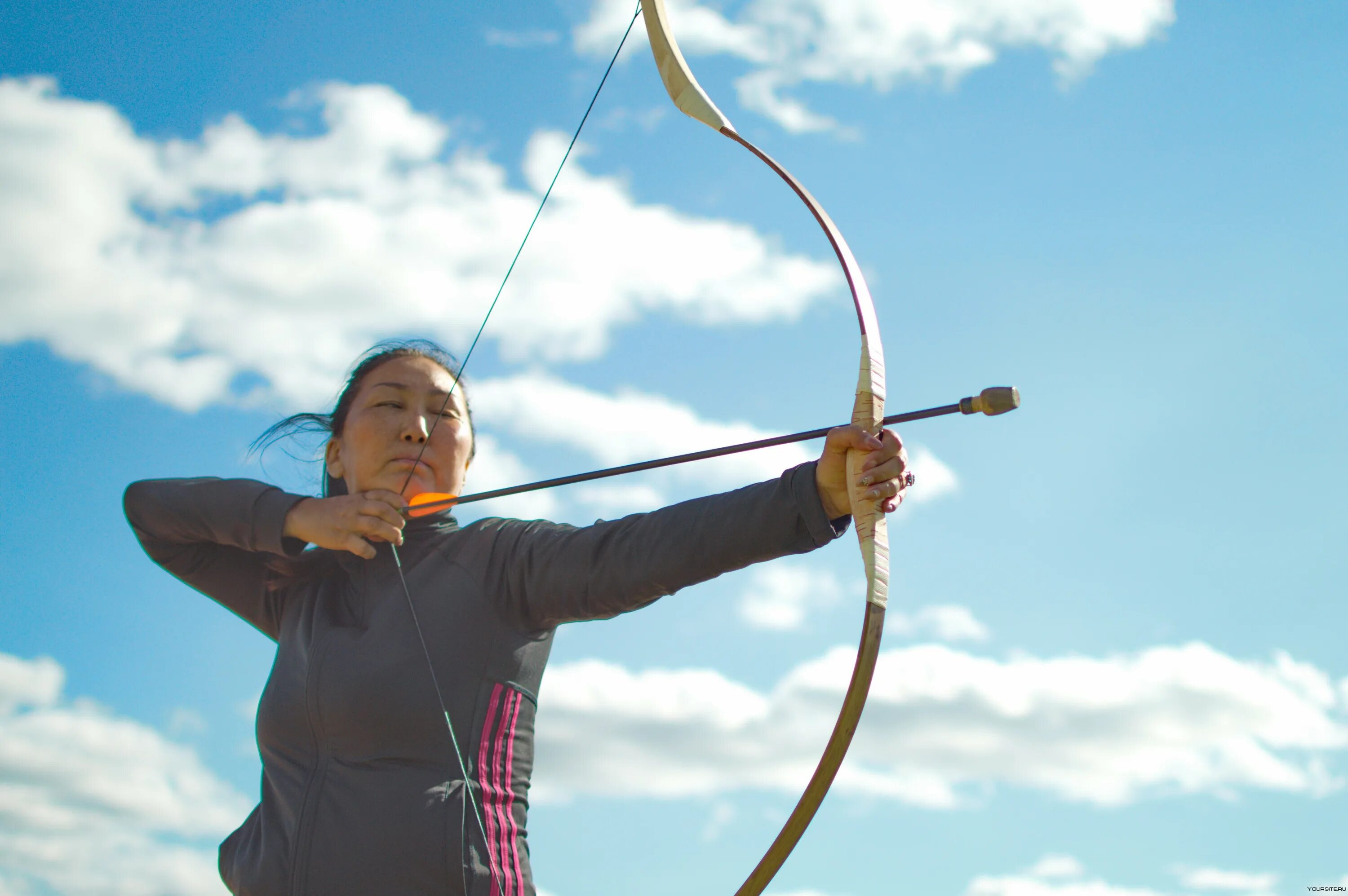 Включи видео лук. Сара Боуман Archery. Классический Олимпийский лук. Спортивный лук. Лук для стрельбы.