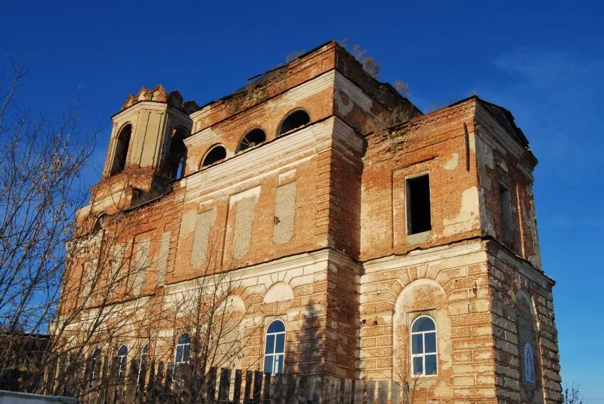 Покровское свердловская область каменский. Церковь в селе Покровское Свердловская область. Церковь Покровск Артемовский район. Артёмовский район Свердловской области. Артемовский село Покровское.