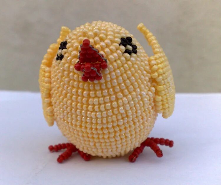 Цыпленок из бисера плоский. Цыпленок из бисера. Цыпленок из бисера. Цыпленок бисероплетение объемный. Яйцо из бисера цыпленок.