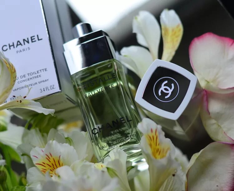 Духи шанель кристалл. Chanel Cristalle verte. Шанель Cristalle Eau verte. Chanel Cristalle 100ml EDP. Chanel Cristalle Eau verte реклама.