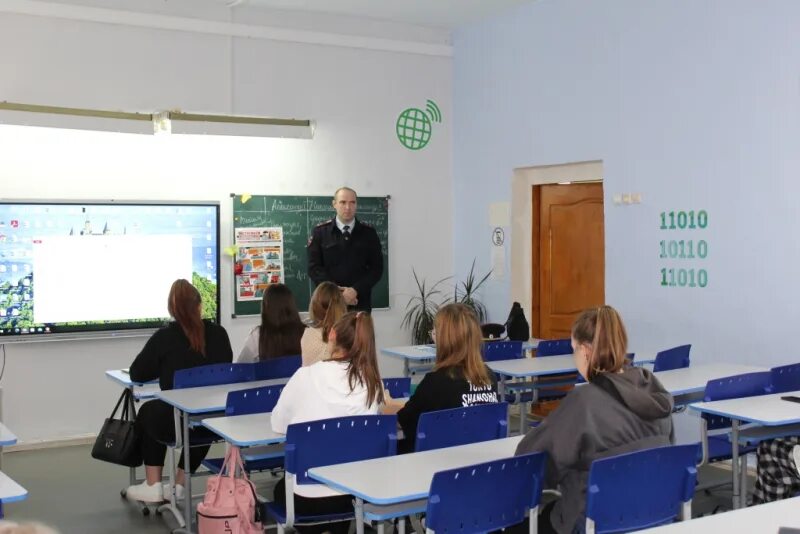 Учителя люберец. Учителя кошкинской школы 2011. 28 архангельская школа. Учебный дм. Учебный дм.