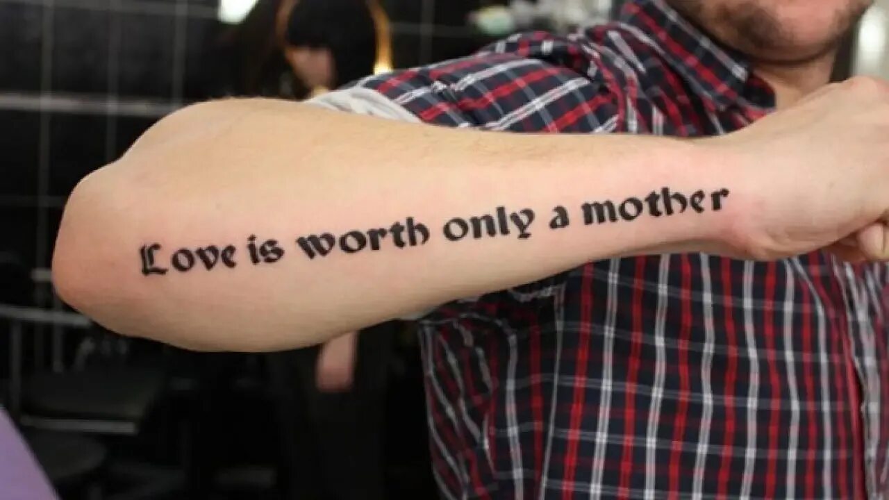 тату спаси и сохрани на латыни. тату надписи. достоин на латыни. тату на латыни. тату любви достойна.