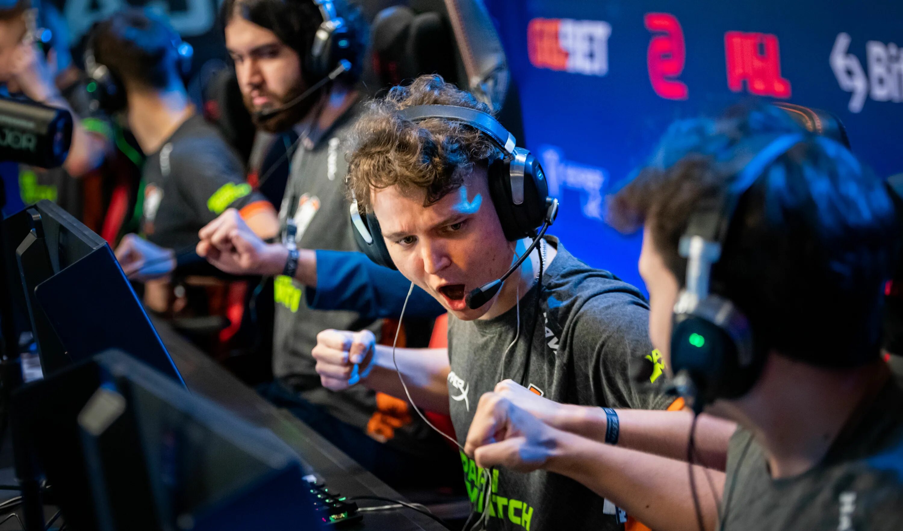 Hltv major. Киберспорт virtus pro. virtus pro 2025. virtus pro major 2025. virtus pro pgl major stockholm.