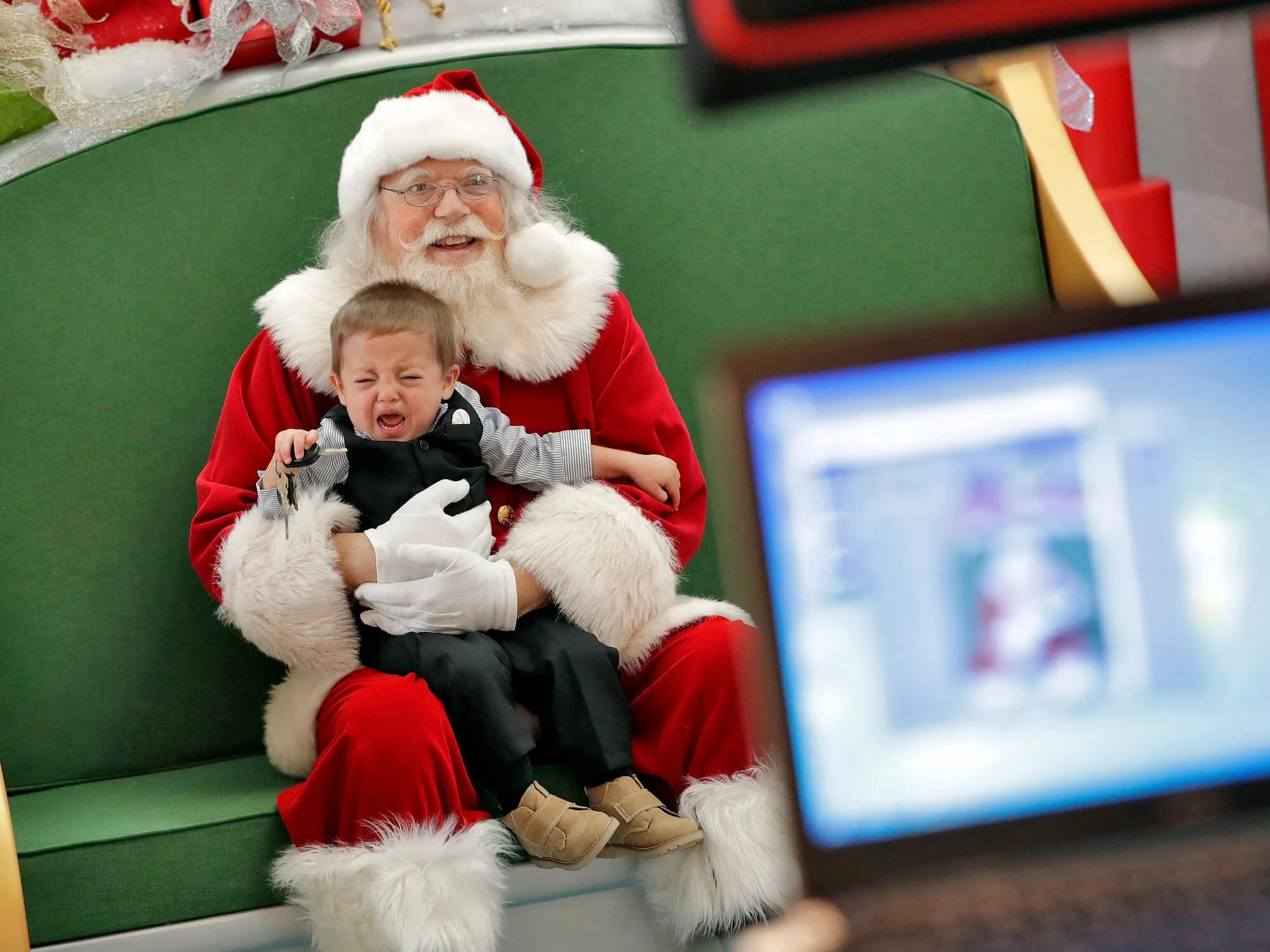 Santa visits. Дед мороз для детей. Santa visits. Santa visits. Santa visits.