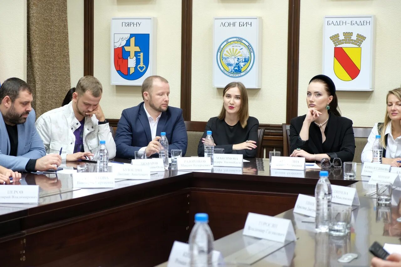 Звягинцева фин управление сочи. Работа управляющей сочи. Управляющая компания сочи. Медведева сочи управление образования. Муниципальный центр управления сочи.