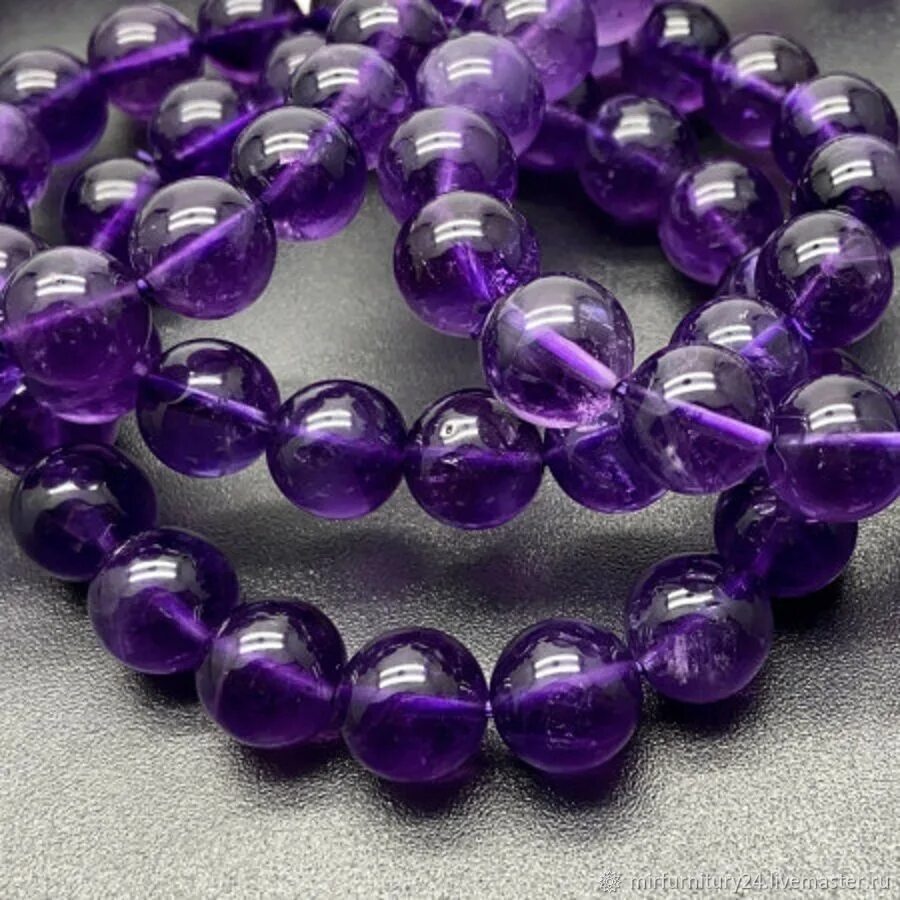 Аметист лавандовый бусина пирамида. Бусы из аметиста. Аметист 4 миллиметра. Аметист сердце. Фиолетовые бусины.