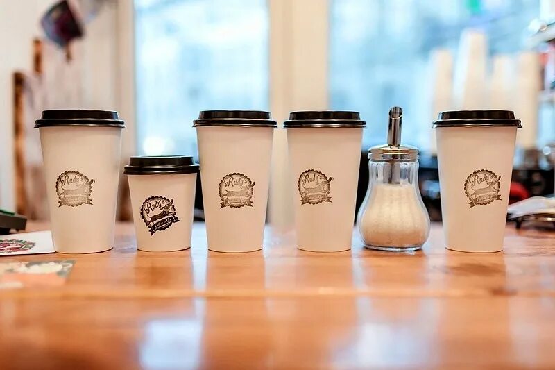 Кофейня стаканчик. Стаканчик кофе. Стаканчик кофе. Стаканчик кофе. Стаканчики для кофейни.