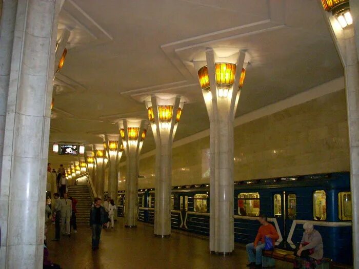 Октябрьская (станция метро, калужско-рижская линия). Метро октябрьская минск сегодня. Станция октябрьская теракт. Метро октябрьская минск. Станция метро кастрычницкая минск.