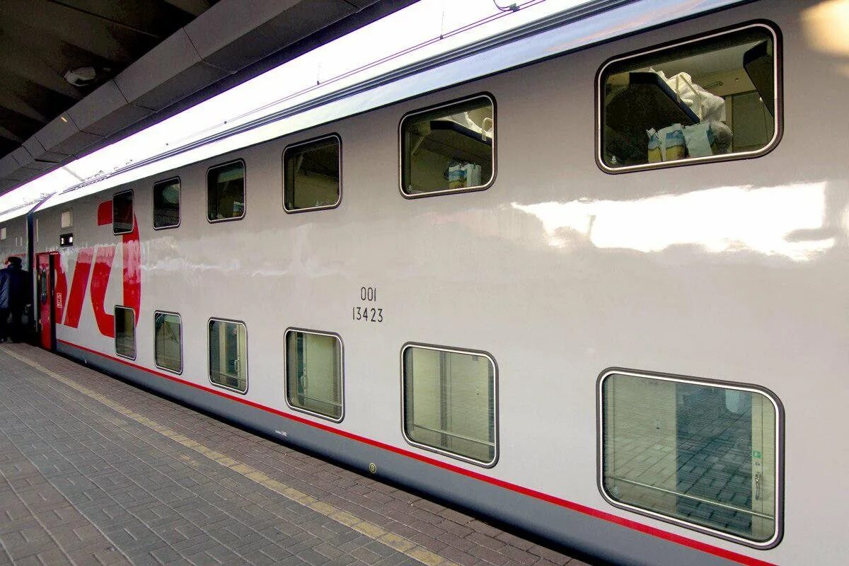 Поезд Северная Пальмира Москва Санкт-Петербург. 2-Х этажный вагон РЖД. 2х этажный поезд Адлер. 2х этажный поезд РЖД купе.