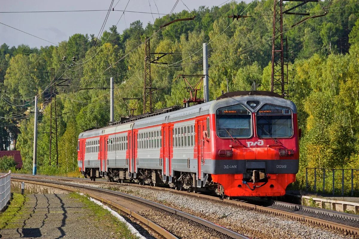 Электричка челябинск екатеринбург ласточка. Эд4мк Ласточка. Эд4мк 0099. Электропоезд Екатеринбург Ревда. Эд4мк 0122.