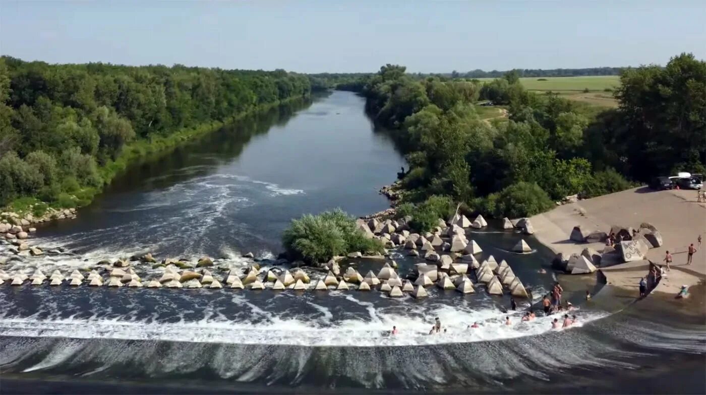 Водопады саратовской. Балаково водопады на Иргизе. Иргиз Саратов водопад. Река Иргиз Балаково. Река большой Иргиз Саратовская область.