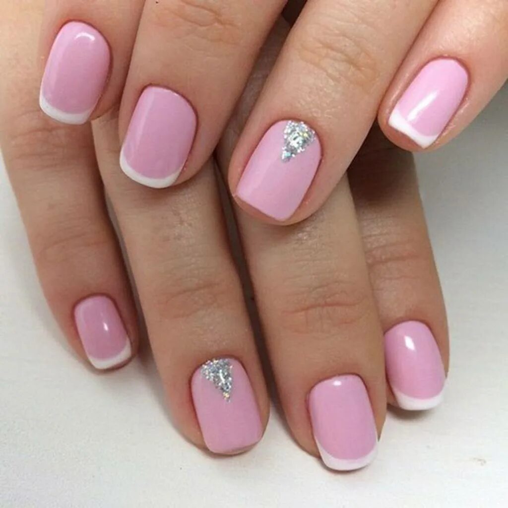 Розовый маникюр на короткие френч. Розовый маникюр на короткие френч. Нежел розовый френч. Французский маникюр розовый. Френч с розами.