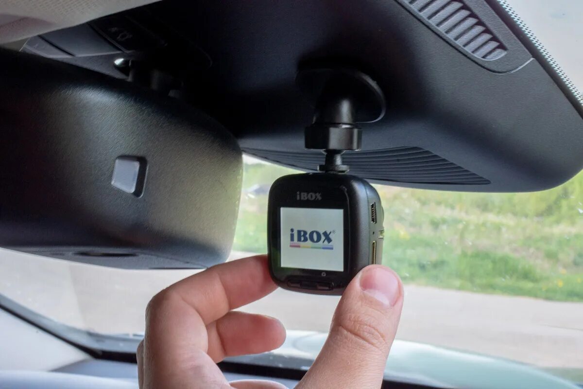 Установка видеорегистратора ibox. Ibox 900 видеорегистратор. видеорегистратор ibox z-900. ibox wifi. ibox-wifi-694706.